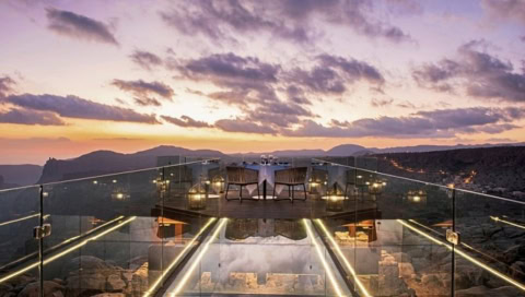 Außenbereich bei Dämmerung