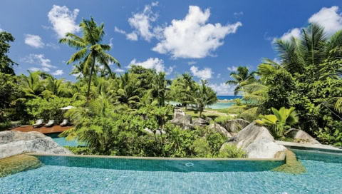 Pool mit Blick auf den Jungel