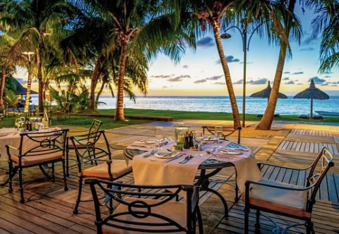 Restaurant draußen am Strand