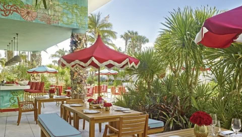 Terrasse mit Strandbar