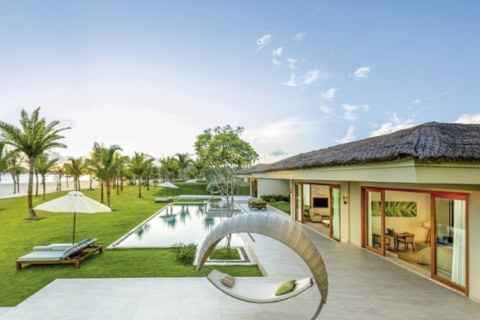 Villa mit Hängematte und Pool