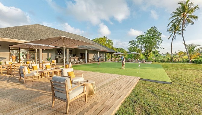 9-Loch-Golfplatz des Jawakara Islands Maldives im Lhaviyani Atoll, Malediven