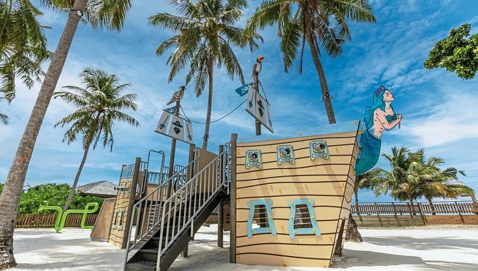 Kinderspielplatz im Jawakara Islands Maldives im Lhaviyani Atoll, Malediven