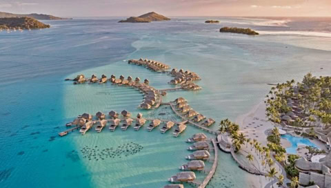 Insel mit Hotelanlage