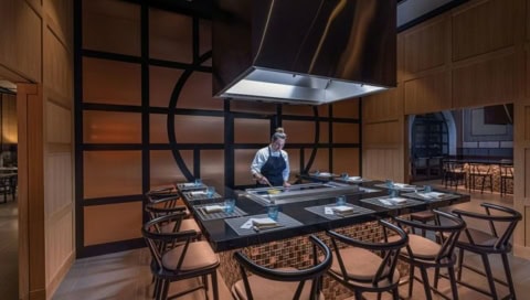 Hotelrestaurant mit offener Küche