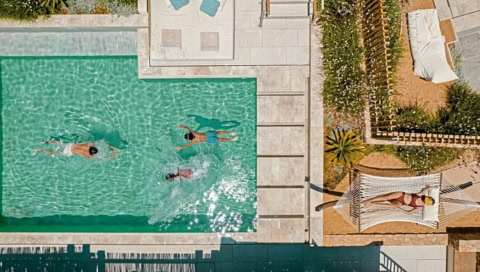 Pool mit Hängematte