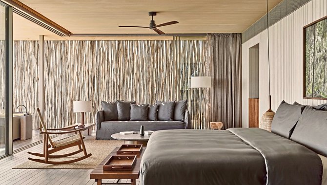 Overwater Villa auf Stelzen mit privatem Pool und direktem Zugang zum Meer