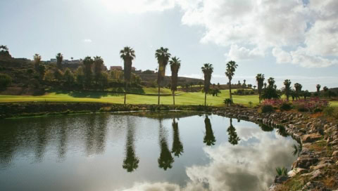 See an einem Golfplatz