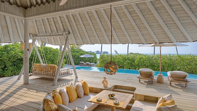 Beach Hideaway Villa mit Infinity-Pool und direktem Zugang zum weißen Sandstrand