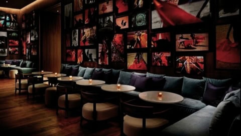 Sitzmöglichkeiten Bar