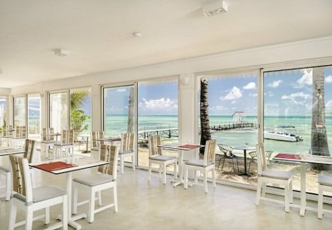 Restaurant mit Meerblick