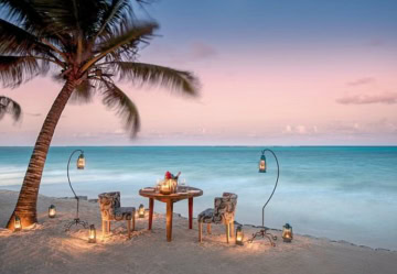 Romantisches Dinner direkt am Meer