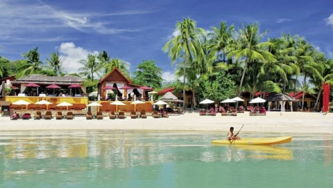 Blick vom Strand auf das Hotel