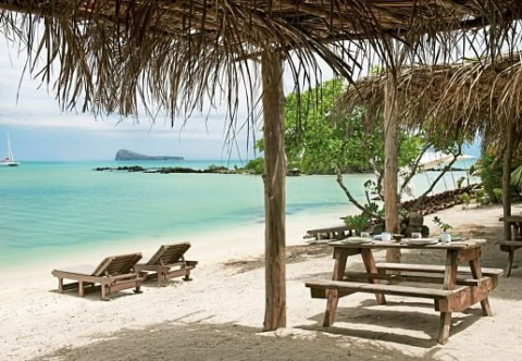 Liegestühle am Strand