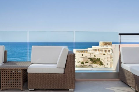 Aussicht von Terrasse auf Meer