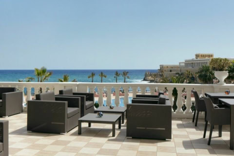 Obere Terrasse mit Meerblick